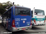 Viação Jacareí 44.009 na cidade de Mogi das Cruzes, São Paulo, Brasil, por Luiz Henrique. Número da foto: #:id.