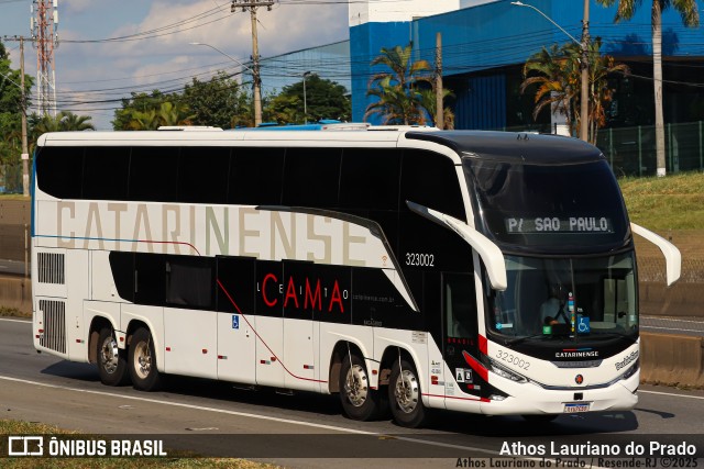Auto Viação Catarinense 323002 na cidade de Resende, Rio de Janeiro, Brasil, por Athos Lauriano do Prado. Número da foto: #12909025.