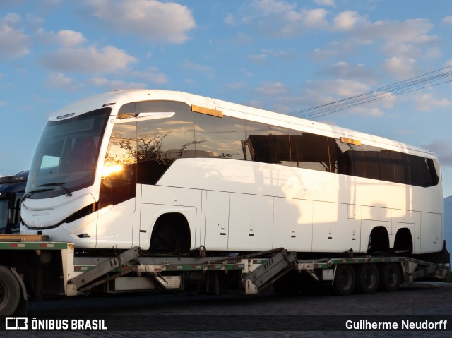 Marcopolo  na cidade de Fazenda Rio Grande, Paraná, Brasil, por Guilherme Neudorff. Número da foto: #12909599.