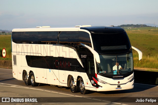 Auto Viação Catarinense 324307 na cidade de Lorena, São Paulo, Brasil, por João Felipe. Número da foto: #12911726.