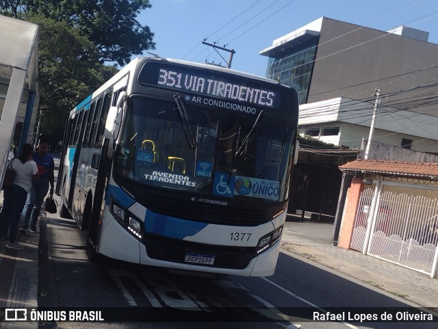VUG - Viação Urbana Guarulhos 1377 na cidade de Guarulhos, São Paulo, Brasil, por Rafael Lopes de Oliveira. Número da foto: #12912031.