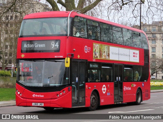First Bus BCE47005 na cidade de London, Greater London, Inglaterra, por Fábio Takahashi Tanniguchi. Número da foto: #12912730.