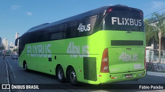 4bus - Cooperativa de Transporte Rodoviário de Passageiros Serviços e Tecnologia - Buscoop 44017 na cidade de Balneário Camboriú, Santa Catarina, Brasil, por Fábio Paixão. Número da foto: #12915307.