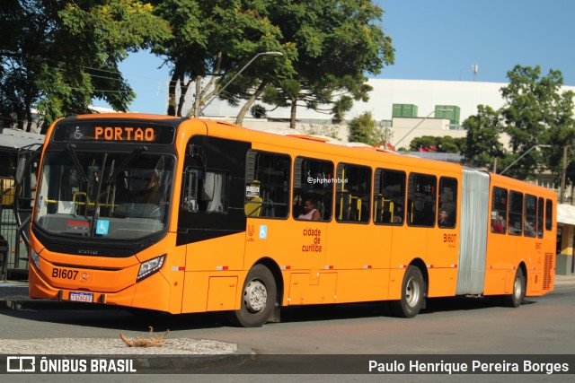 Transporte Coletivo Glória BI607 na cidade de Curitiba, Paraná, Brasil, por Paulo Henrique Pereira Borges. Número da foto: #12915331.