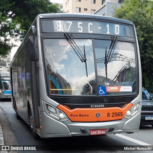 Viação Gato Preto 8 2565 na cidade de São Paulo, São Paulo, Brasil, por Michel Nowacki. Número da foto: #12915689.