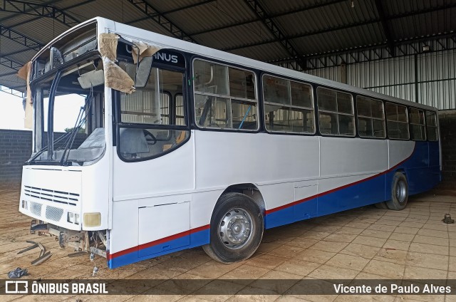 Fogos Apollo 6624 na cidade de Santo Antônio do Monte, Minas Gerais, Brasil, por Vicente de Paulo Alves. Número da foto: #12916149.