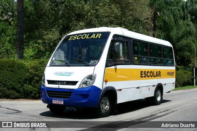 Viação Cedro 2573 na cidade de Petrópolis, Rio de Janeiro, Brasil, por Adriano Duarte. Número da foto: #12914529.
