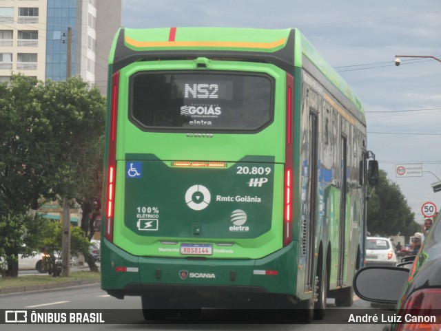 HP Transportes Coletivos 20.809 na cidade de Goiânia, Goiás, Brasil, por André Luiz Canon. Número da foto: #12915303.