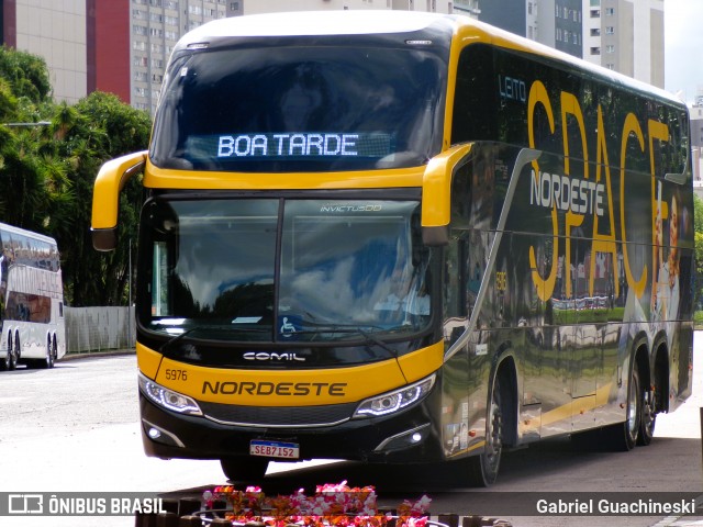 Expresso Nordeste 5976 na cidade de Curitiba, Paraná, Brasil, por Gabriel Guachineski. Número da foto: #12917183.