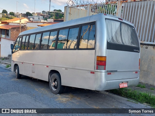 Escolares GVP8508 na cidade de Belo Horizonte, Minas Gerais, Brasil, por Symon Torres. Número da foto: #12919647.