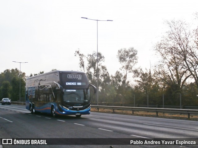 Pullman Eme Bus 203 na cidade de Chimbarongo, Colchagua, Libertador General Bernardo O'Higgins, Chile, por Pablo Andres Yavar Espinoza. Número da foto: #12920055.