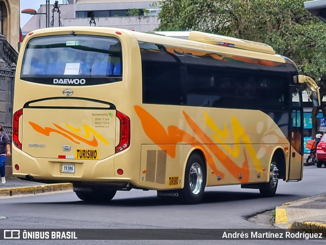 Transportes WJ 00 na cidade de Catedral, San José, San José, Costa Rica, por Andrés Martínez Rodríguez. Número da foto: #12918393.