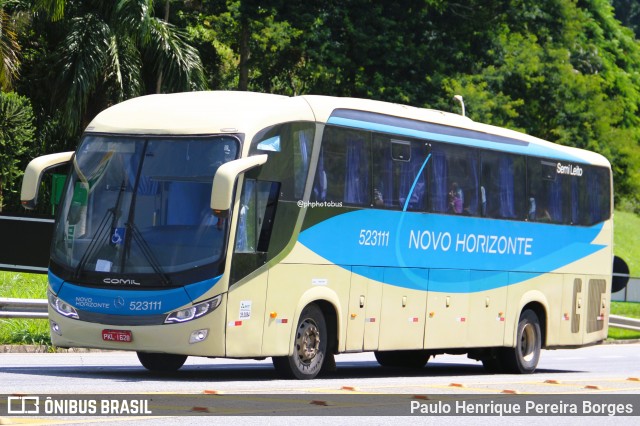 Viação Novo Horizonte 523111 na cidade de Barra do Piraí, Rio de Janeiro, Brasil, por Paulo Henrique Pereira Borges. Número da foto: #12856626.
