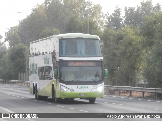 TurBus 2413 na cidade de Chimbarongo, Colchagua, Libertador General Bernardo O'Higgins, Chile, por Pablo Andres Yavar Espinoza. Número da foto: #12921486.