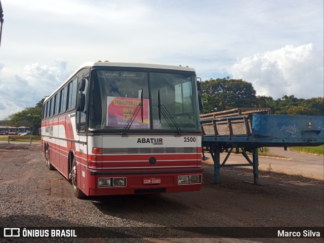 Abatur 2500 na cidade de Martinho Campos, Minas Gerais, Brasil, por Marco Silva. Número da foto: #12920931.
