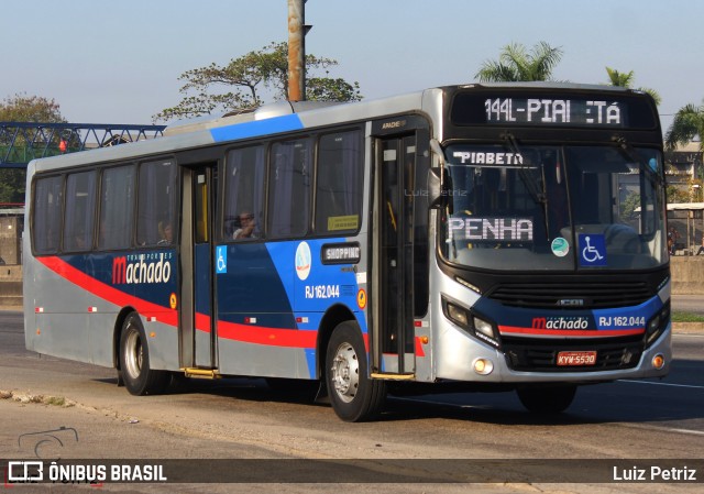 Transportes Machado RJ 162.044 na cidade de Duque de Caxias, Rio de Janeiro, Brasil, por Luiz Petriz. Número da foto: #12922182.