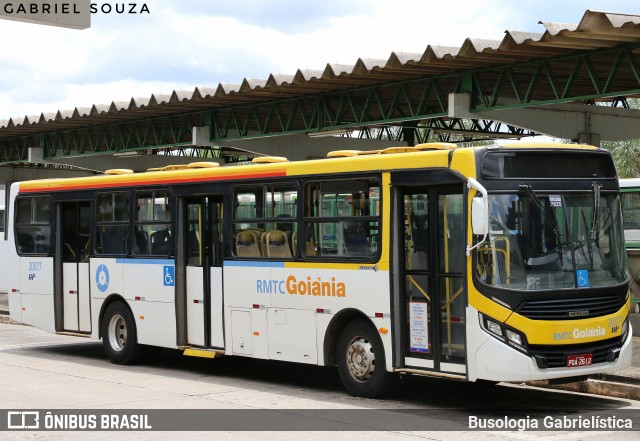 HP Transportes Coletivos 20077 na cidade de Goiânia, Goiás, Brasil, por Busologia Gabrielística. Número da foto: #12922162.