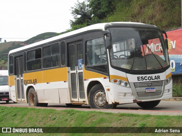 Escolares 209 na cidade de Ibatiba, Espírito Santo, Brasil, por Adrian Sena. Número da foto: #12923519.