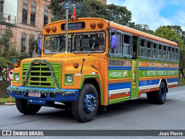 Petro Trem 03 na cidade de Petrópolis, Rio de Janeiro, Brasil, por Jean Pierre. Número da foto: #12858100.