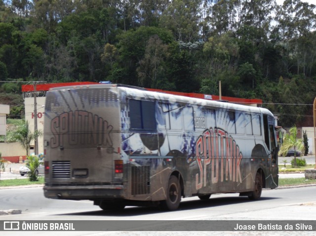 Banda Sputnik 2074 na cidade de Manhuaçu, Minas Gerais, Brasil, por Joase Batista da Silva. Número da foto: #12858475.