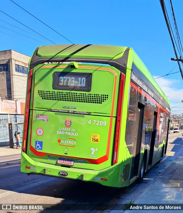 Pêssego Transportes 4 7209 na cidade de São Paulo, São Paulo, Brasil, por Andre Santos de Moraes. Número da foto: #12858986.