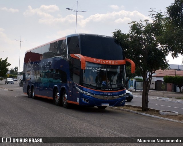 Princesa Turismo 1951 na cidade de Paulo Afonso, Bahia, Brasil, por Maurício Nascimento. Número da foto: #12861985.