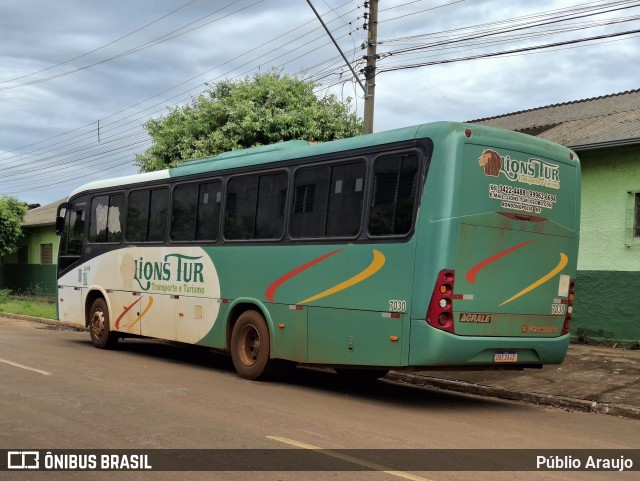Lions Tur 7030 na cidade de Rondonópolis, Mato Grosso, Brasil, por Públio Araujo. Número da foto: #12865644.