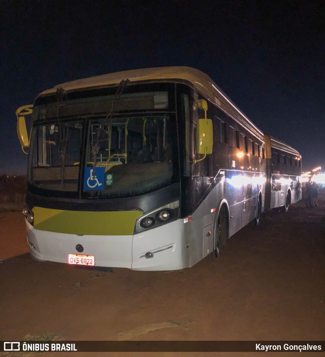 Ônibus Particulares  na cidade de Brasília, Distrito Federal, Brasil, por Kayron Gonçalves. Número da foto: #12864131.