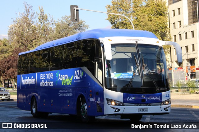 Buses Hualpén 44 na cidade de Santiago, Santiago, Metropolitana de Santiago, Chile, por Benjamín Tomás Lazo Acuña. Número da foto: #12865844.