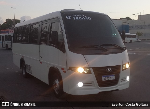 Ônibus Particulares AOM2C51 na cidade de Cariacica, Espírito Santo, Brasil, por Everton Costa Goltara. Número da foto: #12863880.