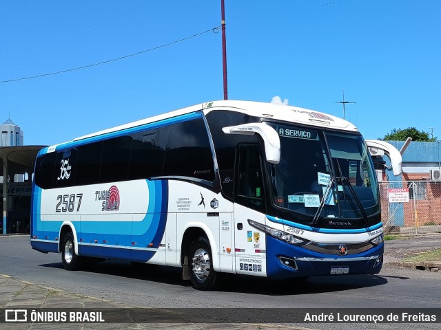 Turis Silva 2587 na cidade de Porto Alegre, Rio Grande do Sul, Brasil, por André Lourenço de Freitas. Número da foto: #12866814.