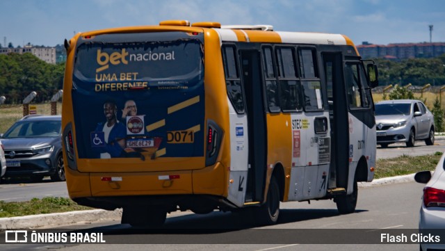 STEC - Subsistema de Transporte Especial Complementar D-071 na cidade de Salvador, Bahia, Brasil, por Flash Clicks. Número da foto: #12867886.