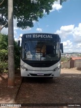 Escolares 870 na cidade de Juatuba, Minas Gerais, Brasil, por Luciano Veras. Número da foto: #12867846.