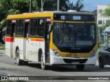 Empresa Metropolitana 213 na cidade de Jaboatão dos Guararapes, Pernambuco, Brasil, por Alexandre Dumas. Número da foto: #:id.