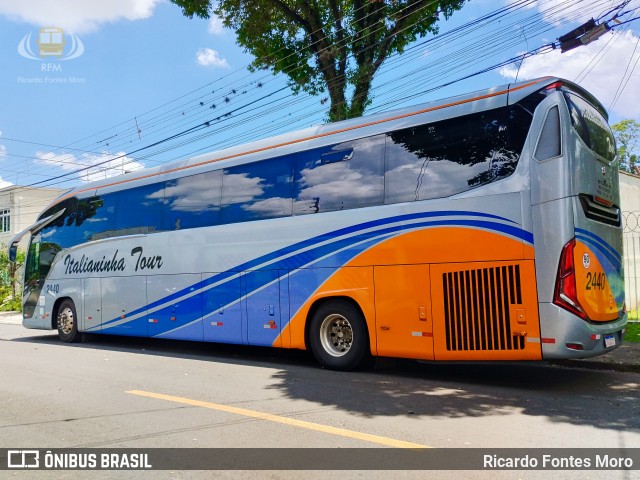 Italianinha Tour 2440 na cidade de Curitiba, Paraná, Brasil, por Ricardo Fontes Moro. Número da foto: #12871045.