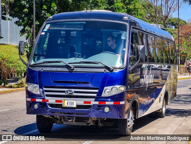 Transportes Skyline 00 na cidade de San José, San José, Costa Rica, por Andrés Martínez Rodríguez. Número da foto: #12870097.