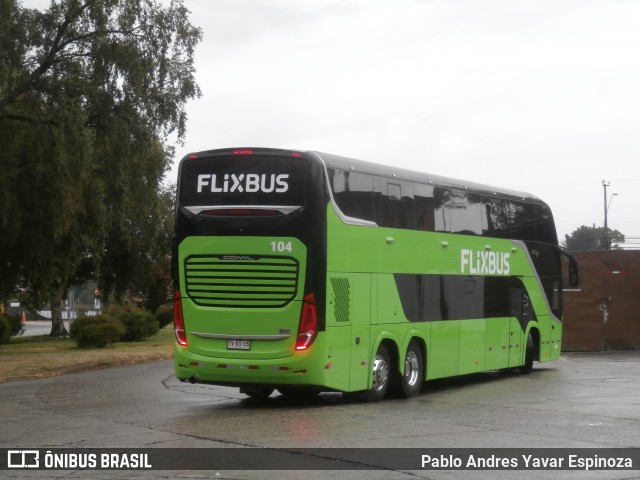 FlixBus 104 na cidade de Valdivia, Valdivia, Los Ríos, Chile, por Pablo Andres Yavar Espinoza. Número da foto: #12871300.