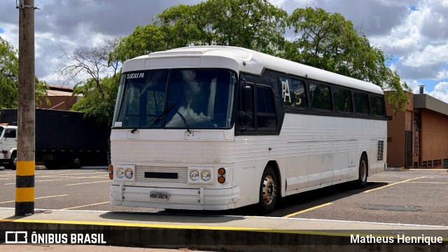 Ônibus Particulares  na cidade de Dourados, Mato Grosso do Sul, Brasil, por Matheus Henrique. Número da foto: #12869466.