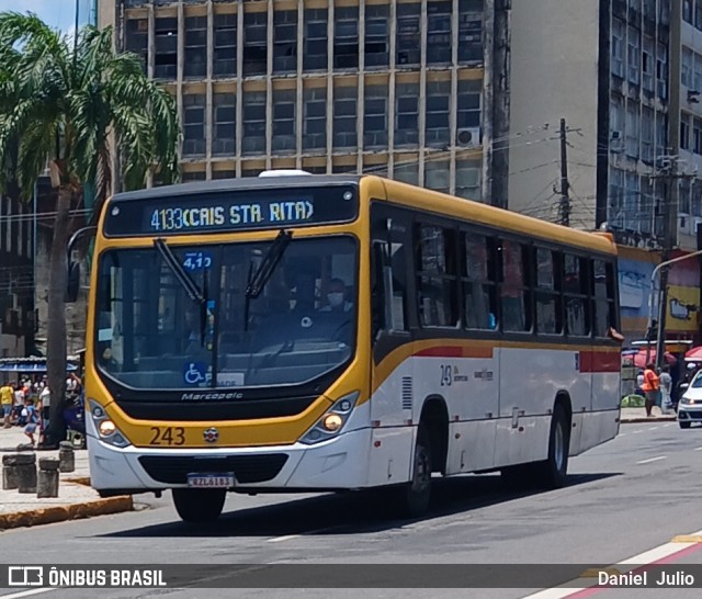 Empresa Metropolitana 243 na cidade de Recife, Pernambuco, Brasil, por Daniel  Julio. Número da foto: #12870786.