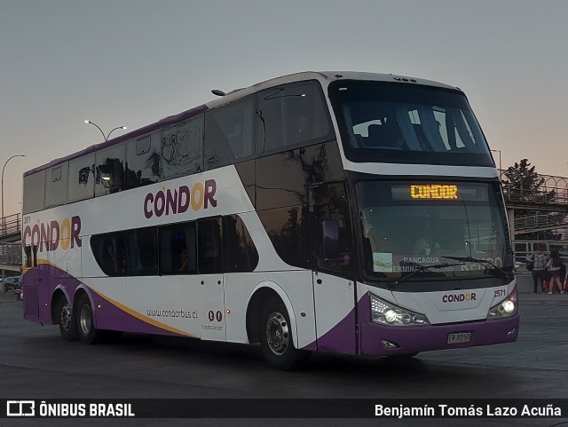 Condorbus 2571 na cidade de San Bernardo, Maipo, Metropolitana de Santiago, Chile, por Benjamín Tomás Lazo Acuña. Número da foto: #12871421.