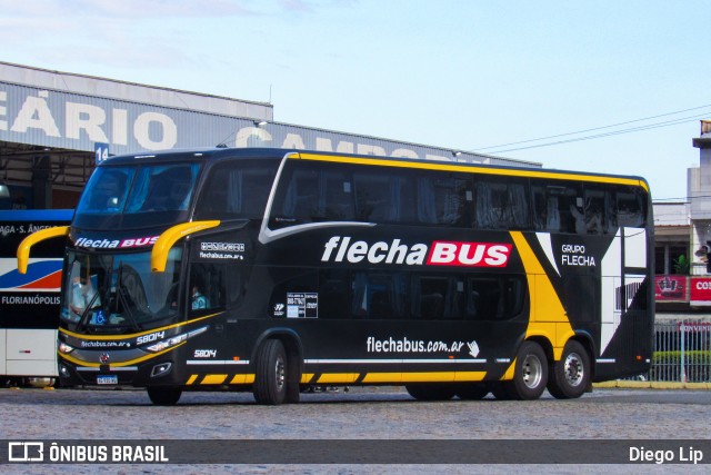 Flecha Bus 58014 na cidade de Balneário Camboriú, Santa Catarina, Brasil, por Diego Lip. Número da foto: #12869759.