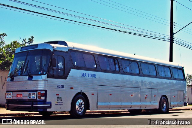 Ônibus Particulares 6842 na cidade de Assis, São Paulo, Brasil, por Francisco Ivano. Número da foto: #12873107.