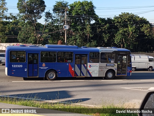 Auto Viação Bragança Metropolitana > Viação Raposo Tavares 12.2320 na cidade de Cotia, São Paulo, Brasil, por David Macedo Rocha. Número da foto: #12871778.