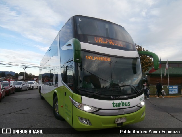 TurBus 2695 na cidade de Valdivia, Valdivia, Los Ríos, Chile, por Pablo Andres Yavar Espinoza. Número da foto: #12872758.