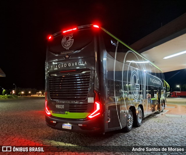 Viação Garcia 98031 na cidade de Santa Cruz do Rio Pardo, São Paulo, Brasil, por Andre Santos de Moraes. Número da foto: #12871981.