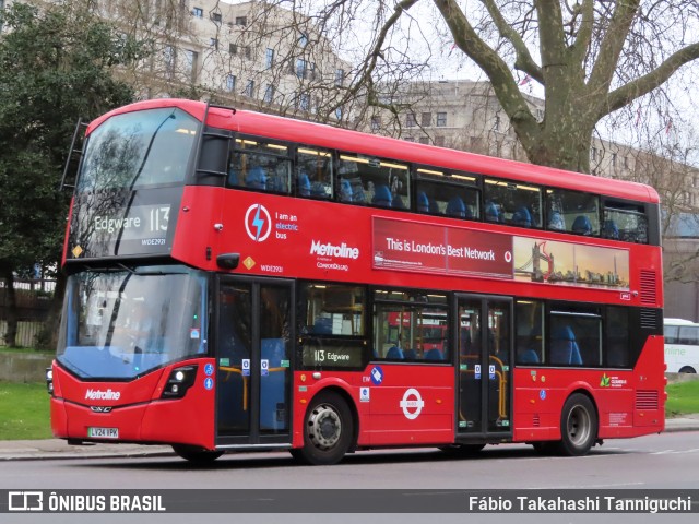 Metroline WDE2921 na cidade de London, Greater London, Inglaterra, por Fábio Takahashi Tanniguchi. Número da foto: #12926014.