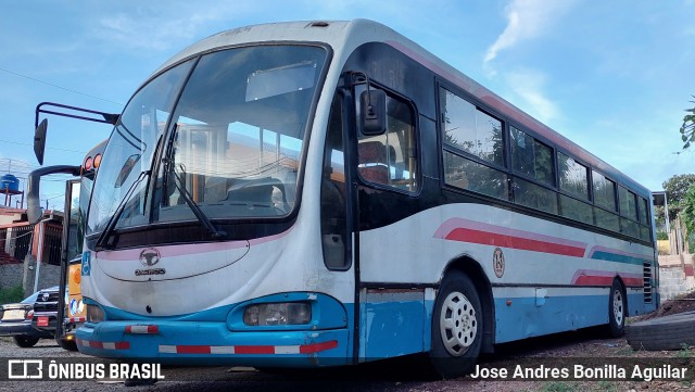 Autobuses sin identificación - Costa Rica I3 na cidade de Paraíso, Cartago, Costa Rica, por Jose Andres Bonilla Aguilar. Número da foto: #12925323.