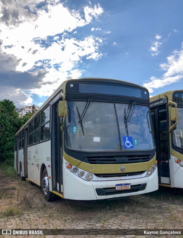 Ônibus Particulares 7D50 na cidade de Brasília, Distrito Federal, Brasil, por Kayron Gonçalves. Número da foto: #12925811.
