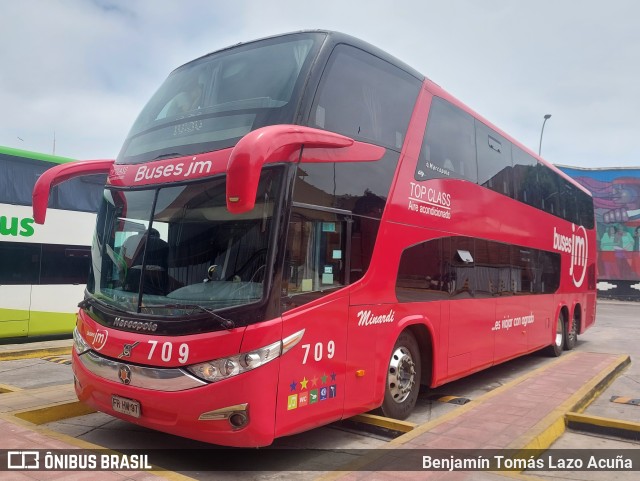 Buses JM 709 na cidade de Valparaíso, Valparaíso, Valparaíso, Chile, por Benjamín Tomás Lazo Acuña. Número da foto: #12952466.