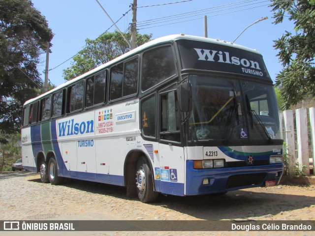 Wilson Tur 4.2313 na cidade de Sabará, Minas Gerais, Brasil, por Douglas Célio Brandao. Número da foto: #12955141.